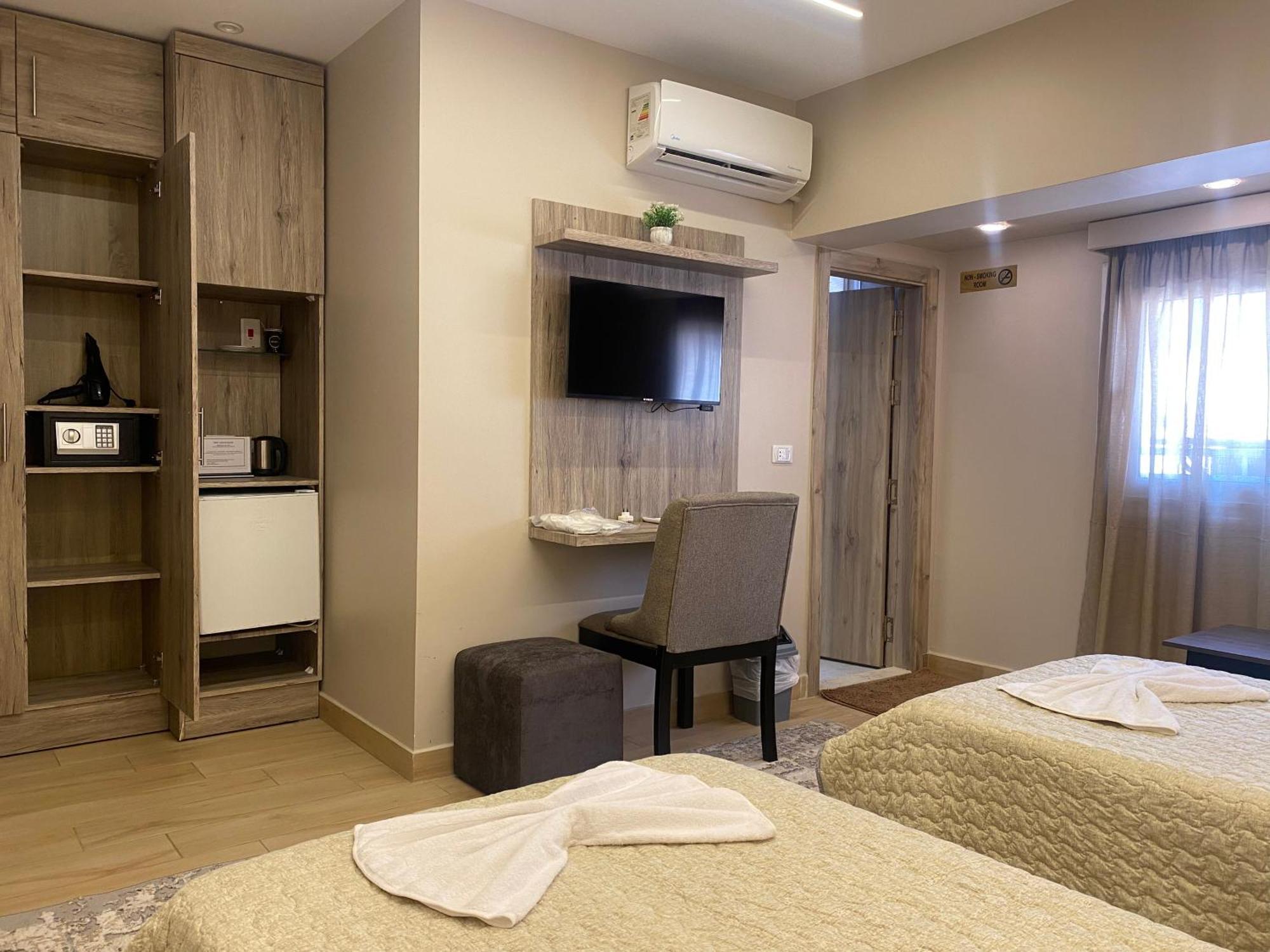 Holy Sheet Plus Cairo Exterior photo