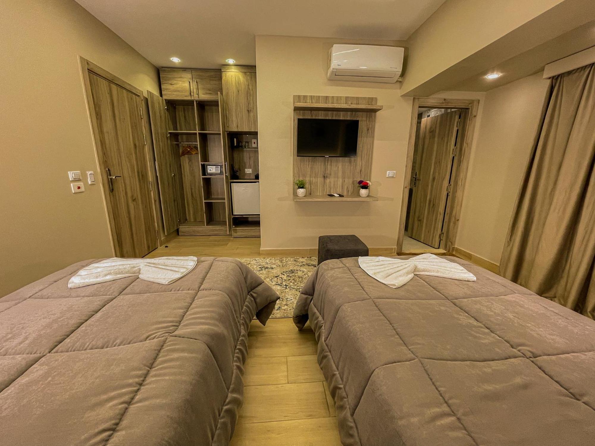 Holy Sheet Plus Cairo Exterior photo